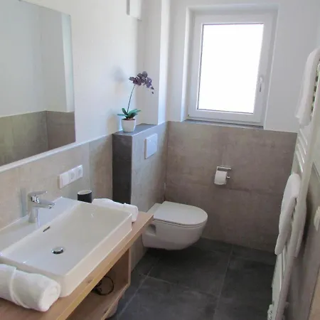 Anni, Apartment