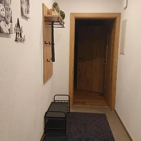 Anni, Apartment
