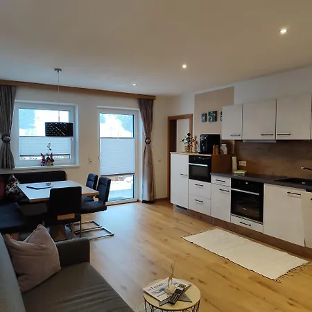 Anni, Apartment