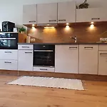 Anni, Apartmán
