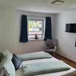 Anni, Apartmán