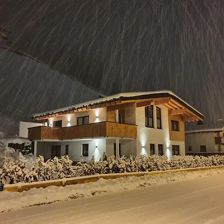 Anni, Apartmán